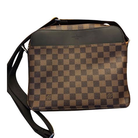 sac besace louis vuitton homme|Sacs bandoulière luxe homme .